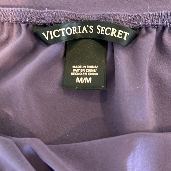 Victoria’s Secret: Slip - Picture 3 of 3